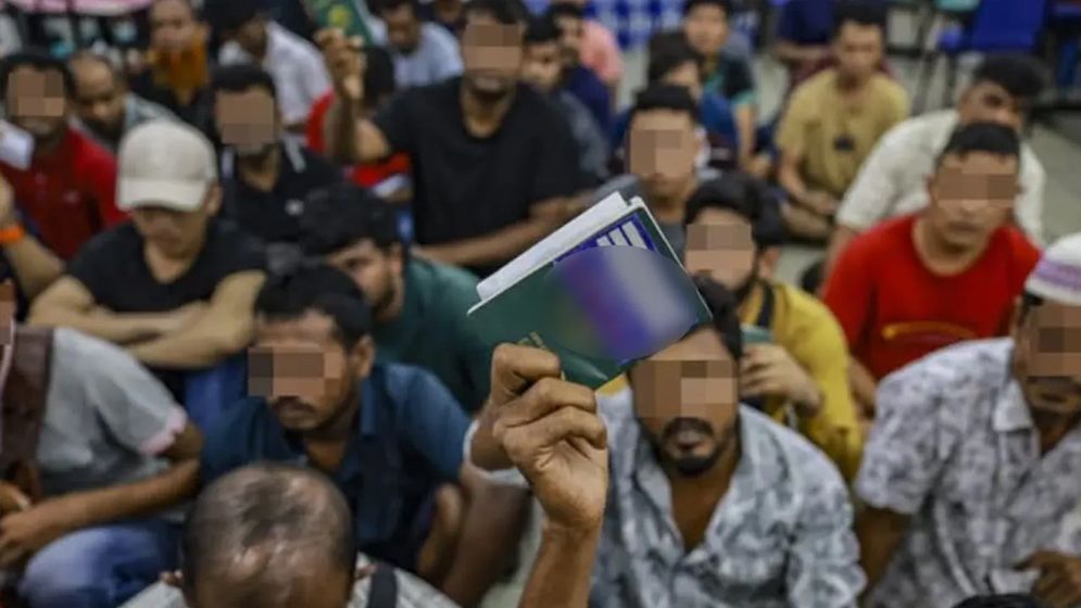 মালয়েশিয়ায় ব্যাপক ধরপাকড়, আটক শত শত শ্রমিক