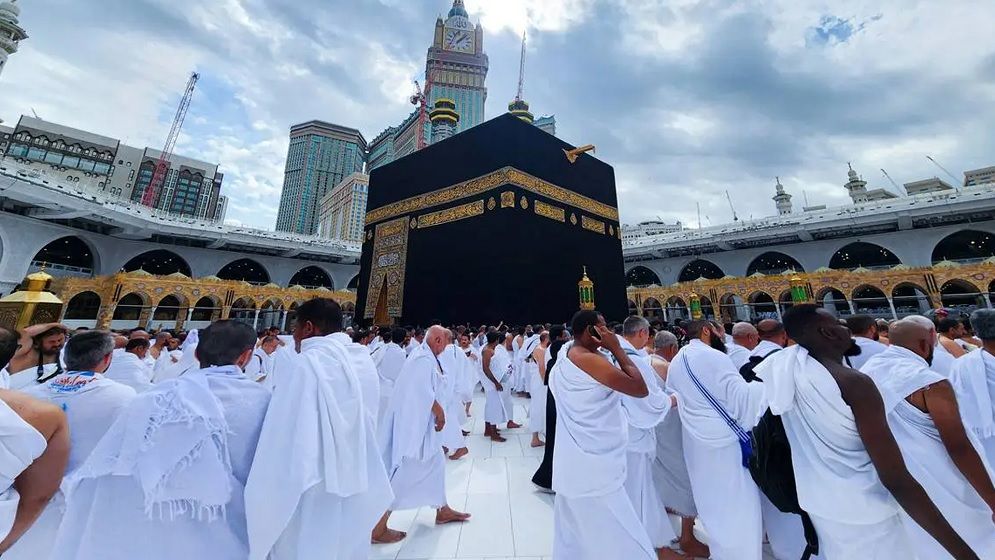 ওমরাহ পারমিট স্থগিত করল সৌদি সরকার